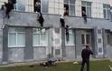 Ρωσία: 8 νεκροί από επίθεση ενόπλου σε πανεπιστήμιο - Πηδούσαν από τα παράθυρα για να σωθούν