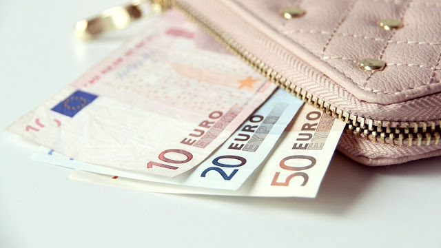 Ρέθυμνο: Άνεργος μετανάστης βρήκε πορτοφόλι με 1.500 ευρώ και το παρέδωσε - Φωτογραφία 1