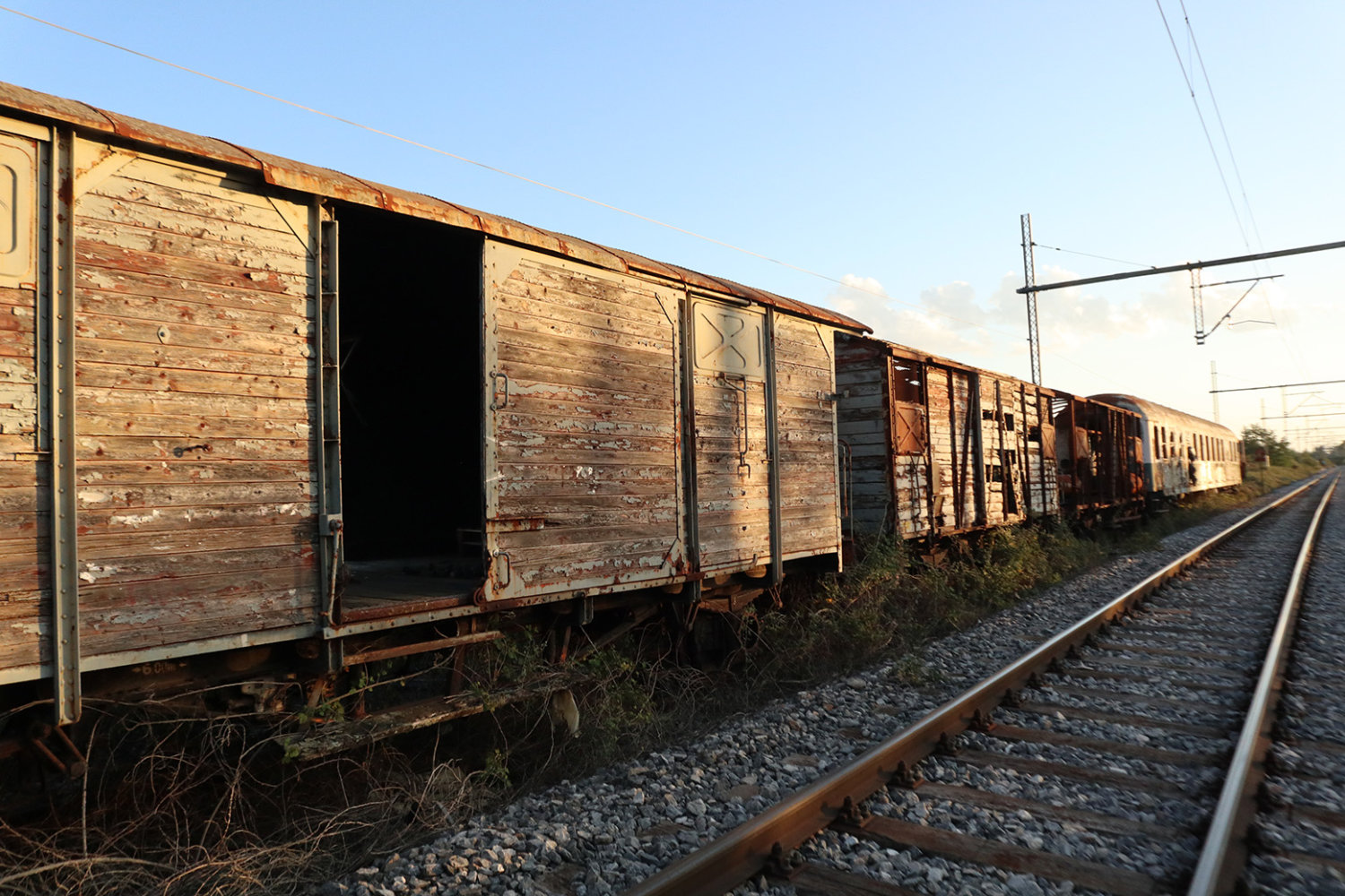 Λάρισα: Εκεί που «πεθαίνουν» τα τρένα…  Εικόνες και βίντεο. - Φωτογραφία 2
