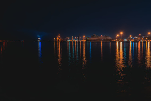 Ηράκλειο: Ένα εντυπωσιακό νυχτερινό λιμάνι (Pic) - Φωτογραφία 2