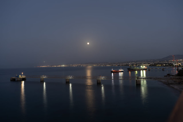 Ηράκλειο: Ένα εντυπωσιακό νυχτερινό λιμάνι (Pic) - Φωτογραφία 5