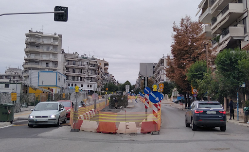 Θεσσαλονίκη: Έφυγαν οι λαμαρίνες του μετρό στην Καλαμαριά. - Φωτογραφία 1