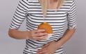 Νέα μελέτη: Ένας στους δέκα ανθρώπους έχει πόνους στην κοιλιά μετά το φαγητό