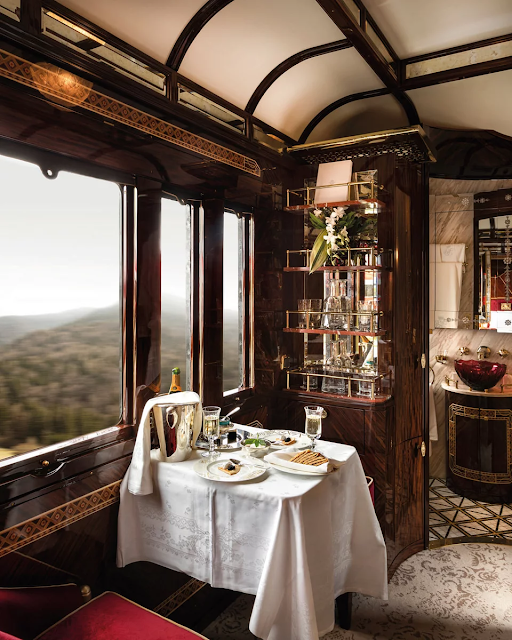 Orient Express: Το τρένο-θρύλος με τα βαγόνια «έργα τέχνης» -Γιατί κάποιοι δίνουν χιλιάδες ευρώ για αυτά τα ταξίδια, οι απίστευτες διαδρομές του. - Φωτογραφία 3