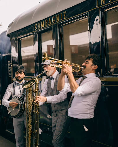 Orient Express: Το τρένο-θρύλος με τα βαγόνια «έργα τέχνης» -Γιατί κάποιοι δίνουν χιλιάδες ευρώ για αυτά τα ταξίδια, οι απίστευτες διαδρομές του. - Φωτογραφία 5