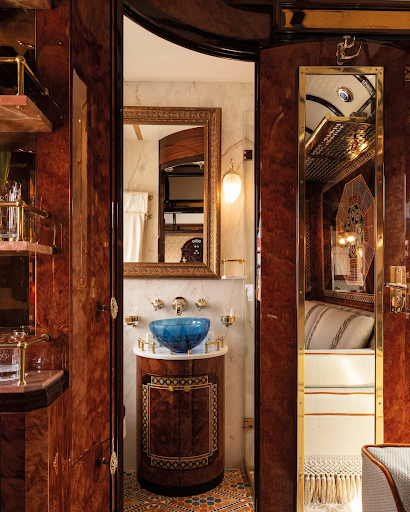 Orient Express: Το τρένο-θρύλος με τα βαγόνια «έργα τέχνης» -Γιατί κάποιοι δίνουν χιλιάδες ευρώ για αυτά τα ταξίδια, οι απίστευτες διαδρομές του. - Φωτογραφία 6