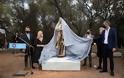 Guardian για το άγαλμα της Μαρίας Κάλλας: «Ο Γκάντι σε τακούνια;» - Φωτογραφία 3