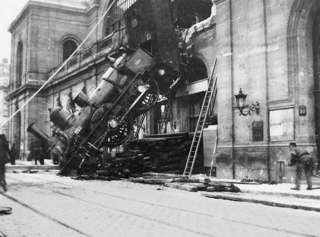Σαν σήμερα 22 Οκτωβρίου 1895 στο Gare Montparnasse  Το ασύλληπτο   σιδηροδρομικό ατύχημα που  έγραψε ιστορία.  Δείτε video και εικόνες. - Φωτογραφία 1