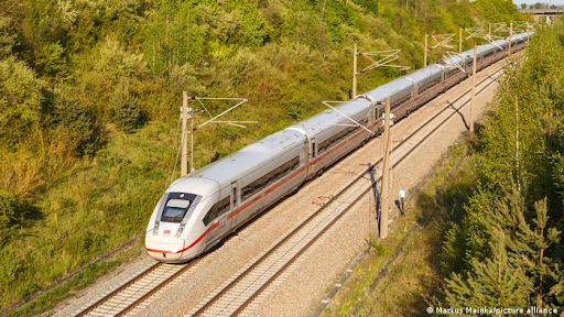 Γερμανία: Πρόγραμμα διάσωσης των Γερμανικών σιδηροδρόμων πολλών  δισεκατομμυρίων ευρώ. - Φωτογραφία 1