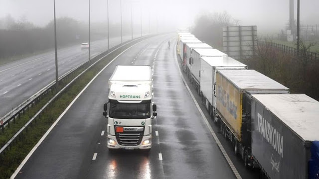 Ακινητοποιούνται το ένα μετά το άλλο τα φορτηγά στη Γερμανία - «Τρίζει» η εφοδιαστική αλυσίδα - Φωτογραφία 1