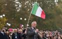 Ιταλία: Ο Ρόμπερτ Κένεντι Τζούνιορ σε συγκέντρωση κατά των εμβολιασμών στο Μιλάνο