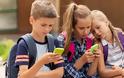 7 στα 10 παιδιά αποκτούν ψηφιακές συσκευές πριν από την ηλικία των 9 ετών