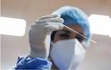 ΕΡΓΑΝΗ: Στην “τσιμπίδα” 21.000 ανεμβολίαστοι εργαζόμενοι που... ξέχασαν τα rapid test