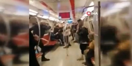 Τουρκία: Ανδρας επιτέθηκε με μαχαίρι κατά γυναικών στο μετρό της Κωνσταντινούπολης [βίντεο] - Φωτογραφία 1