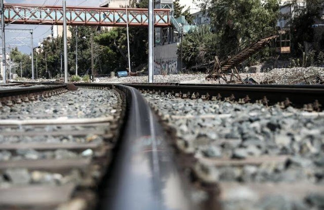 Φρικτό δυστύχημα με τρένο στην Κωνσταντινουπόλεως - Νεκρός ο άνδρας που παρασύρθηκε - Φωτογραφία 1