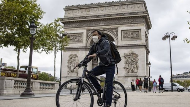 Γαλλία: Υποχρεωτική η μάσκα στις δημόσιες συναθροίσεις σε εξωτερικούς χώρους - Φωτογραφία 1