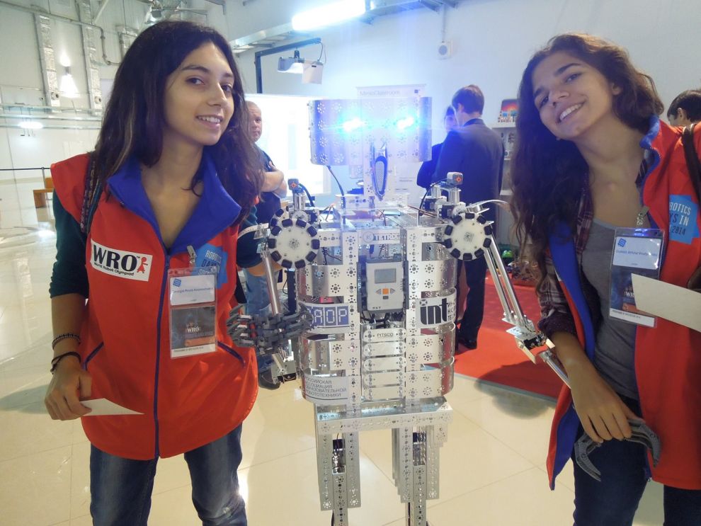 Συνδυάζει τη ρομποτική με τη βιοιατρική, αλλά επιμένει στην Ελλάδα - Φωτογραφία 2