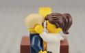 Μία απίθανη πρόταση γάμου με.. Lego! (Video)