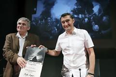 ΠΑΡΟΥΣΙΑΣΕ ΤΟ ΠΡΩΤΟ ΤΟΥ ΛΕΥΚΩΜΑ ΜΕ... 66 ΦΩΤΟΓΡΑΦΙΕΣ - ΑΝΑΜΝΗΣΕΙΣ Ο ΒΑΛΒΕΡΔΕ!