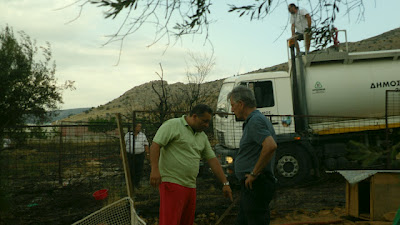 Κάηκε ολοσχερώς το σπίτι τρίτεκνης οικογένειας στη Γλυφάδα - Φωτογραφία 20