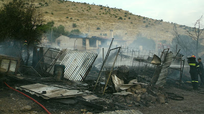 Κάηκε ολοσχερώς το σπίτι τρίτεκνης οικογένειας στη Γλυφάδα - Φωτογραφία 26