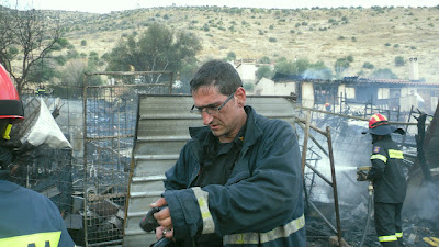 Κάηκε ολοσχερώς το σπίτι τρίτεκνης οικογένειας στη Γλυφάδα - Φωτογραφία 29