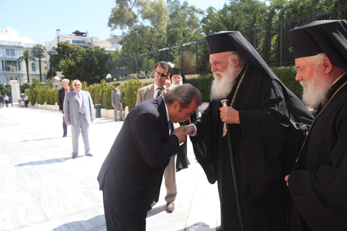 Ορκίστηκαν οι 300 της Βουλής [Φώτος] - Φωτογραφία 8