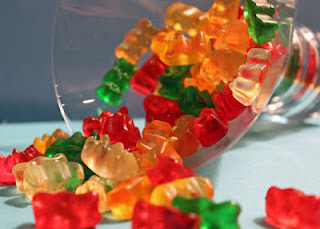 Τι θα συμβεί αν ρίξεις ένα Gummy Bear σε χλωρικό κάλιο; [Video] - Φωτογραφία 1