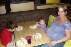 Έβαλε φωτιά κι έκαψε τα παιδιά της!