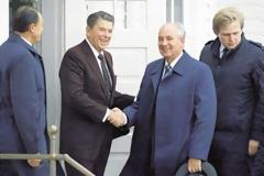 Ιστορικές χειραψίες που άλλαξαν τον κόσμο