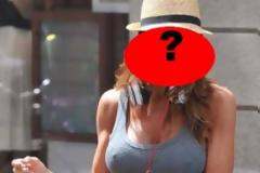 ΦΩΤΟ: Χωρίς εσώρουχα εμφανίστηκε βουλευτής