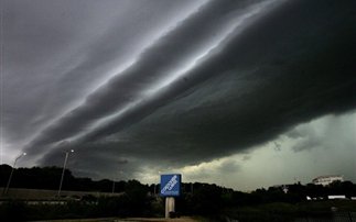 ΔΕΙΤΕ: H καταιγίδα σε εικόνες - Φωτογραφία 1