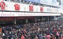 Σκηνές τρέλας σε σταθμό τραίνου στην Κίνα