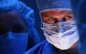 Στη Γερμανία θα χειρουργηθεί τελικά ο 23χρονος Μιχάλης που πάσχει από σοβαρό πρόβλημα υγείας