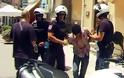 Κάτοικοι καταδιώκουν και συλλαμβάνουν λαθρομετανάστη-κλέφτη στο κέντρο της Κέρκυρας[ΒΙΝΤΕΟ] - Φωτογραφία 1