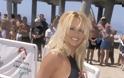 Η Pamela Anderson έγινε 45! Δες πώς άλλαξε χρόνο με το χρόνο - Φωτογραφία 8