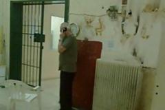 ΝΕΕΣ ΦΩΤΟ ΤΟΥ ΑΚΗ ΑΠΟ ΤΗ ΦΥΛΑΚΗ...ΚΑΙ ΜΕ ΚΙΝΗΤΟ ΠΑΡΑΚΑΛΩ!!!!