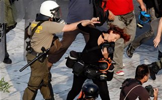 Έκθεση Διεθνούς Αμνηστίας: Υπερβολική χρήση βίας της ΕΛΑΣ - Φωτογραφία 1
