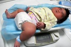 Μωρό-γίγας γεννήθηκε στην Κίνα