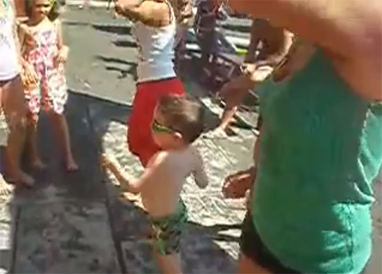 VIDEO: Μωρό δείχνει χορογραφία Lady Gaga - Φωτογραφία 1