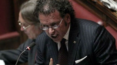 Ιταλός βουλευτής: Έχετε σπάσει τα @ρχίδι@ της νεολαίας! - Φωτογραφία 1