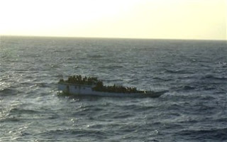 Σήμα κινδύνου από πλοίο στην Αυστραλία που μετέφερε 162 μετανάστες - Φωτογραφία 1