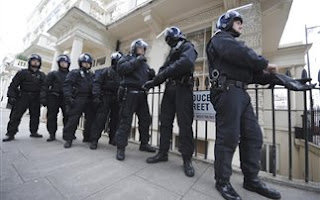 Συλλήψεις έξι υπόπτων για τρομοκρατία στο Λονδίνο - Φωτογραφία 1
