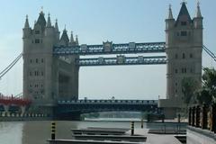 ΔΕΙΤΕ: Oι Κινέζοι έκλεψαν τη Γέφυρα του Λονδίνου