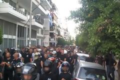 Ούτε καν από το μυαλό τους δεν πέρασε να πλησιάσουν τα γραφεία της Χ.Α στη Νίκαια...