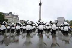 Πάντα… κατέκλυσαν τα πάντα στο Λονδίνο!