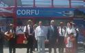 Tι γυρεύει ένα λονδρέζικο λεωφορείο στην Κέρκυρα;