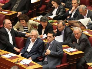 Ο Σύριζα θα φύγει από την Βουλή όταν μιλήσει ο Μιχαλολιάκος - Φωτογραφία 1