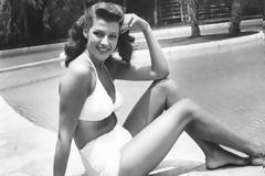 Μπικίνι ετών 64!