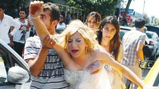 ΤΟΥΡΚΙΑ: Ξυλοκόπησε άγρια τη νύφη πριν τη γαμήλια τελετή - Φωτογραφία 1